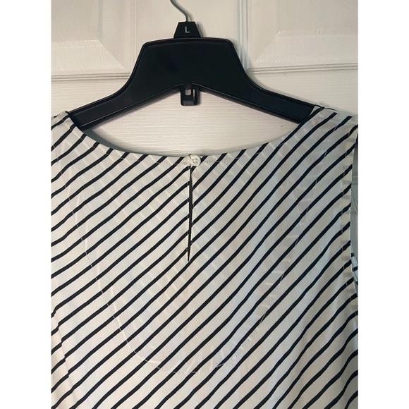 Attention Tank Top - Picture 3 of 4